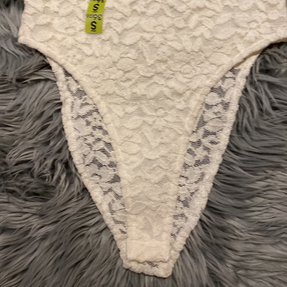 Zara White Lace Bodysuit Women’s Size Small NWT Adjustable Straps Sheer - Picture 3 of 9